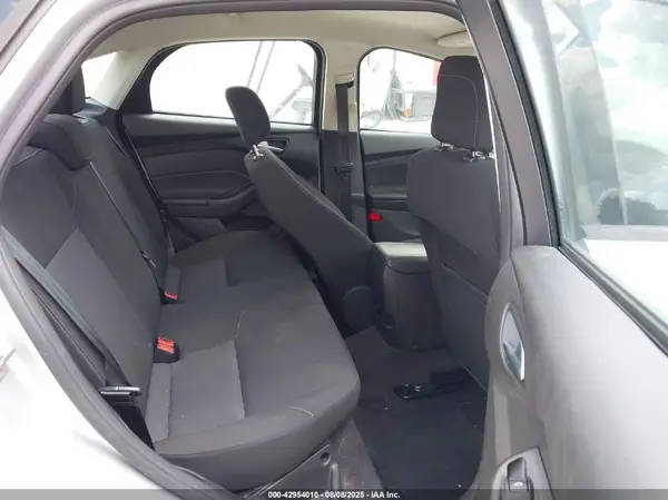 1FADP3FEXJL281652 2018 FORD FOCUS - Image 8