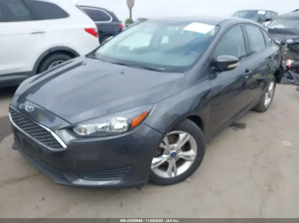 1FADP3FEXJL300524 2018 FORD FOCUS - Image 2