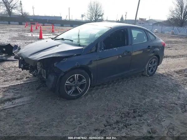 1FADP3FEXJL300569 2018 FORD FOCUS - Image 2
