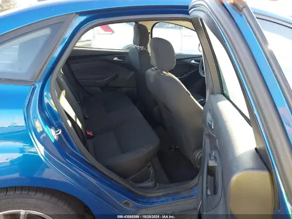 1FADP3FEXJL304041 2018 FORD FOCUS - Image 8