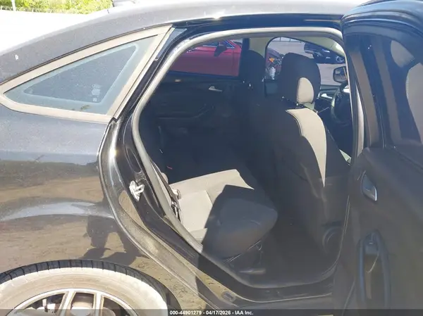 1FADP3H20HL212823 2017 FORD FOCUS - Image 8