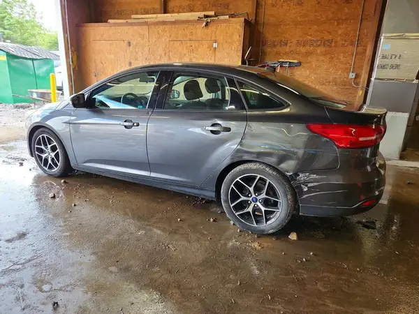 1FADP3H20HL305695 2017 FORD FOCUS - Image 2