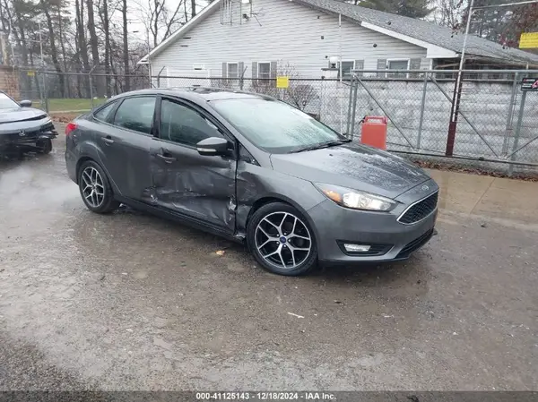 1FADP3H20HL331875 2017 FORD FOCUS - Image 1