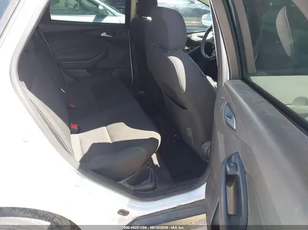 1FADP3H21HL237097 2017 FORD FOCUS - Image 8