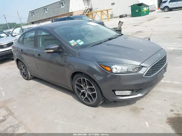 1FADP3H21HL256927 2017 FORD FOCUS - Image 1