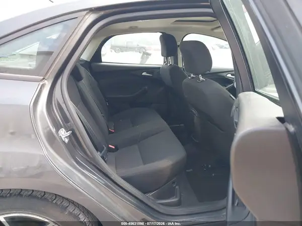 1FADP3H21HL256927 2017 FORD FOCUS - Image 8