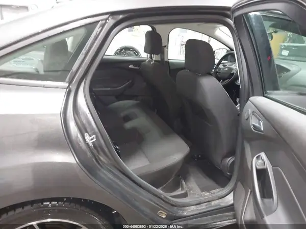 1FADP3H21HL320366 2017 FORD FOCUS - Image 8