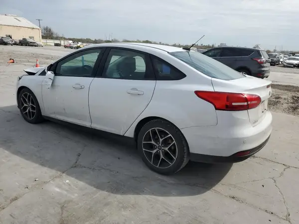 1FADP3H21JL240474 2018 FORD FOCUS - Image 2