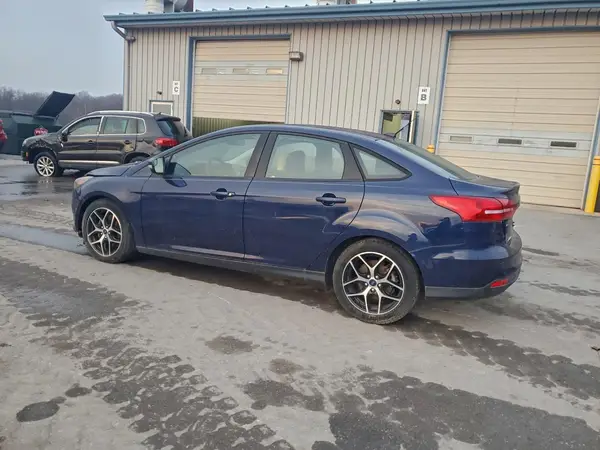 1FADP3H22HL240770 2017 FORD FOCUS - Image 2