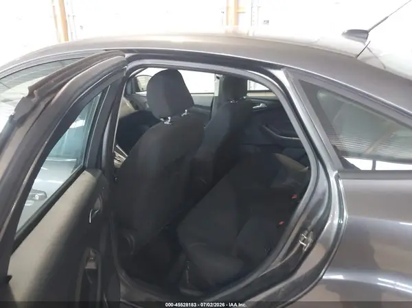 1FADP3H22HL256094 2017 FORD FOCUS - Image 8