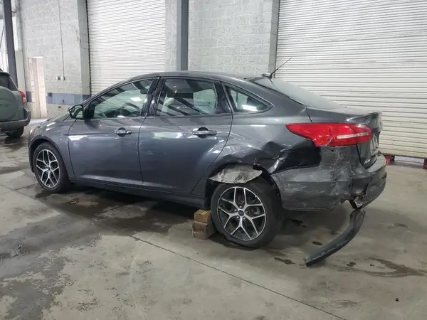 1FADP3H22HL272215 2017 FORD FOCUS - Image 2