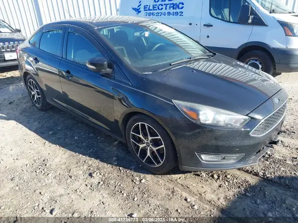 1FADP3H22HL327004 2017 FORD FOCUS - Image 1