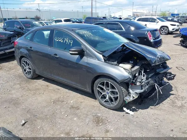 1FADP3H22HL339878 2017 FORD FOCUS - Image 1