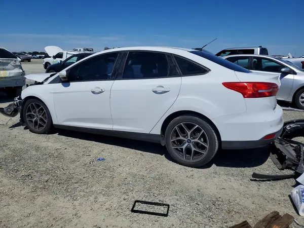 1FADP3H22JL217480 2018 FORD FOCUS - Image 2