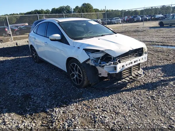 1FADP3H22JL319894 2018 FORD FOCUS - Image 1
