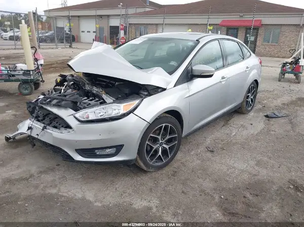 1FADP3H22JL320267 2018 FORD FOCUS - Image 2