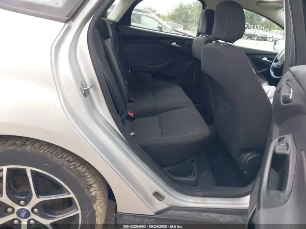 1FADP3H22JL320267 2018 FORD FOCUS - Image 8