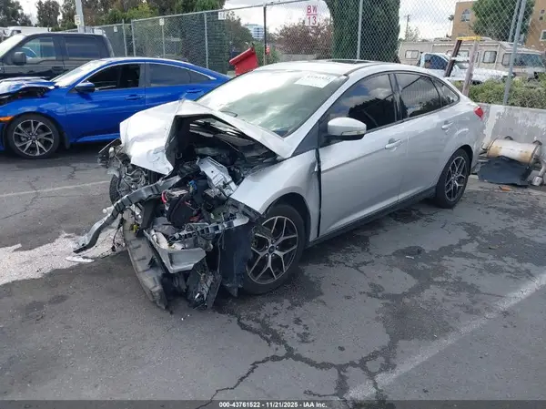 1FADP3H23HL303858 2017 FORD FOCUS - Image 2