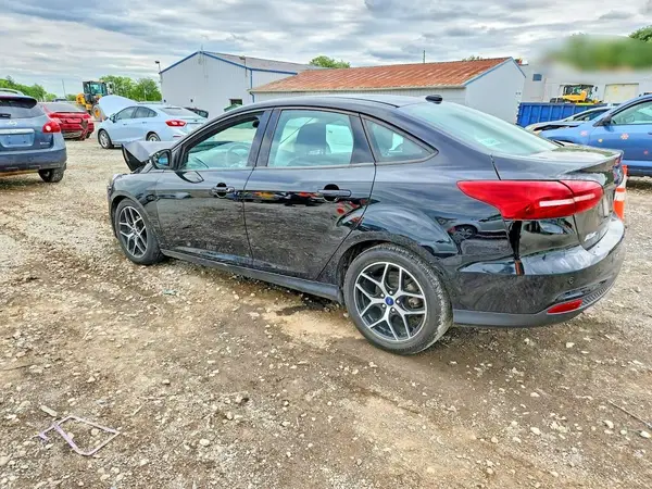 1FADP3H23JL258118 2018 FORD FOCUS - Image 2