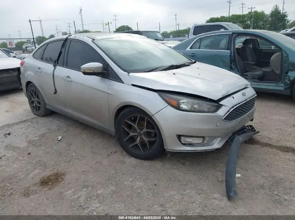 1FADP3H24HL235375 2017 FORD FOCUS - Image 1