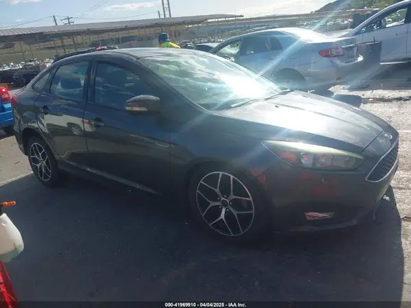 1FADP3H24HL245534 2017 FORD FOCUS - Image 1