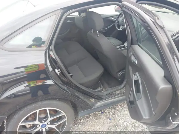 1FADP3H24HL261975 2017 FORD FOCUS - Image 8