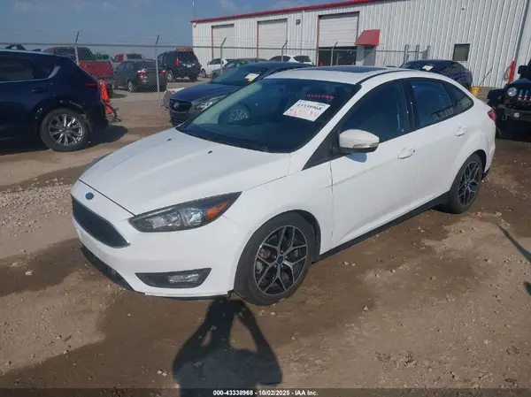 1FADP3H24HL332897 2017 FORD FOCUS - Image 2