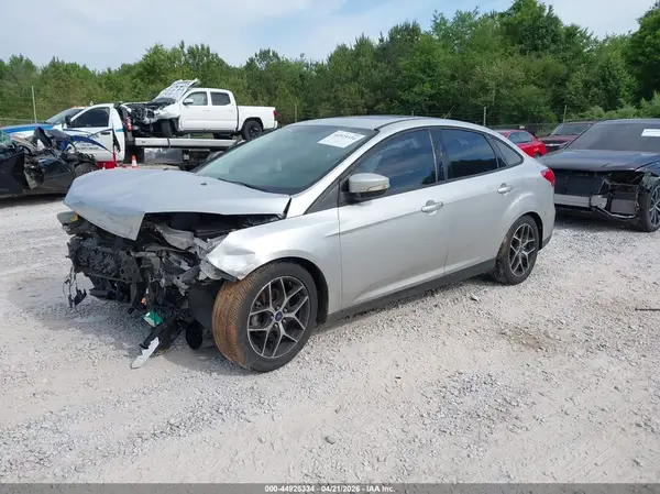 1FADP3H24JL201300 2018 FORD FOCUS - Image 2