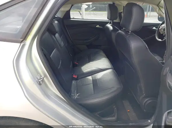 1FADP3H24JL201300 2018 FORD FOCUS - Image 8