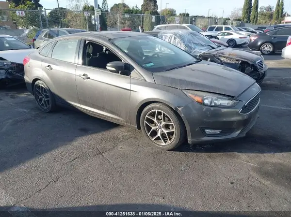 1FADP3H24JL261089 2018 FORD FOCUS - Image 1