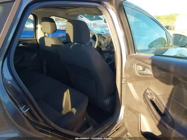 1FADP3H24JL261917 2018 FORD FOCUS - Image 8