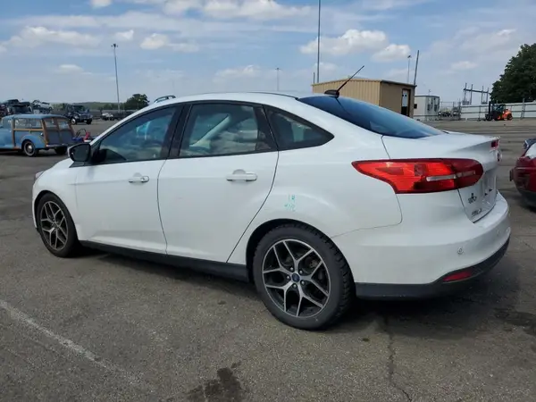 1FADP3H24JL326961 2018 FORD FOCUS - Image 2