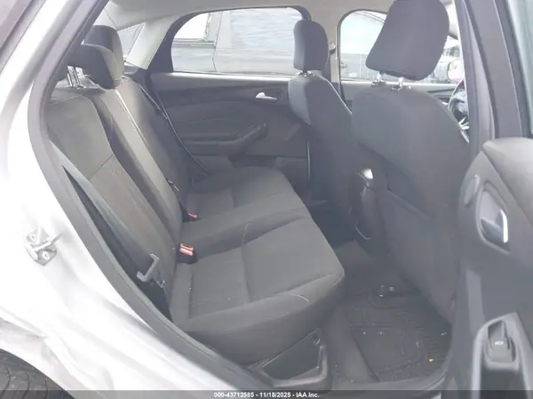 1FADP3H25HL201042 2017 FORD FOCUS - Image 8