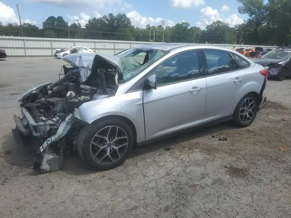 1FADP3H25HL212686 2017 FORD FOCUS - Image 1