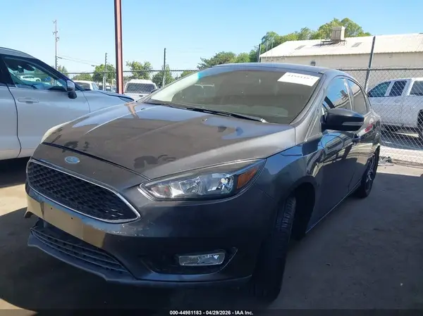 1FADP3H25HL225678 2017 FORD FOCUS - Image 2