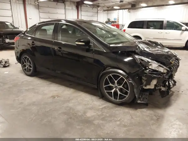 1FADP3H25HL245039 2017 FORD FOCUS - Image 1