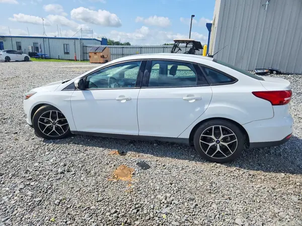 1FADP3H25HL327028 2017 FORD FOCUS - Image 2