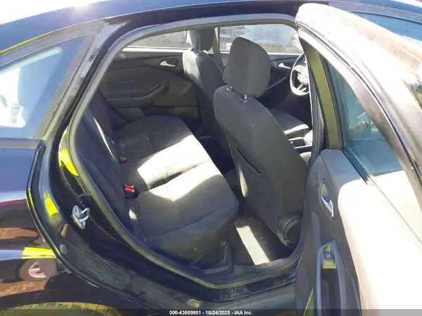 1FADP3H25HL328096 2017 FORD FOCUS - Image 8