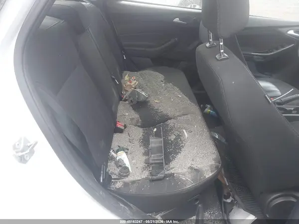 1FADP3H25JL298202 2018 FORD FOCUS - Image 8