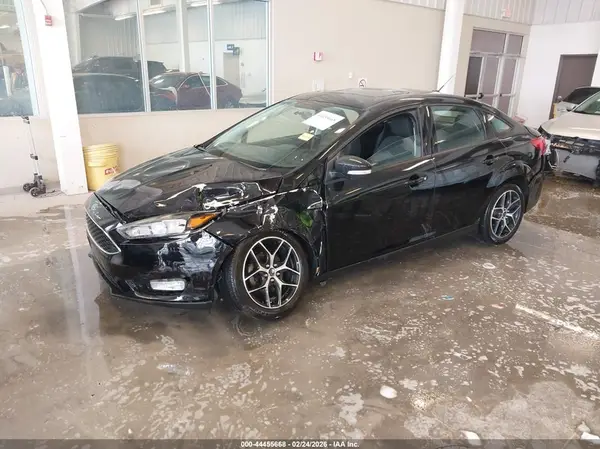 1FADP3H26HL235801 2017 FORD FOCUS - Image 2