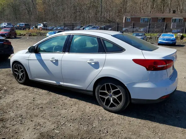 1FADP3H26HL282469 2017 FORD FOCUS - Image 2