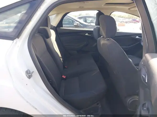 1FADP3H26HL308018 2017 FORD FOCUS - Image 8