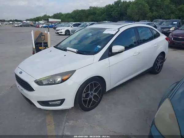 1FADP3H26HL328477 2017 FORD FOCUS - Image 2