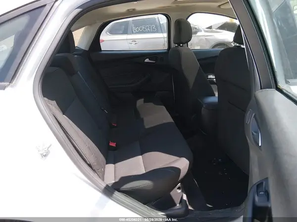 1FADP3H26JL203582 2018 FORD FOCUS - Image 8