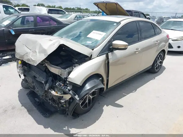 1FADP3H26JL220933 2018 FORD FOCUS - Image 2