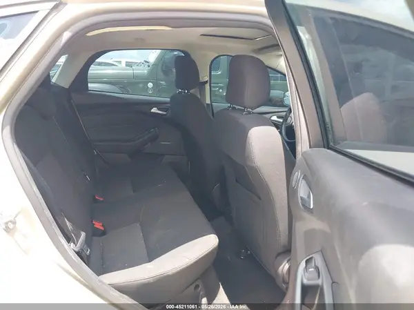 1FADP3H26JL220933 2018 FORD FOCUS - Image 8