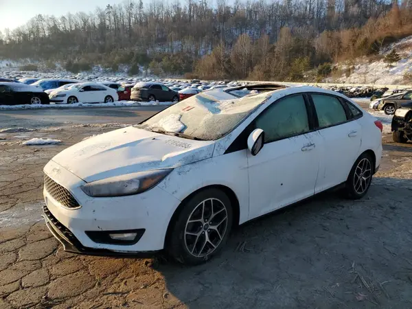 1FADP3H26JL228627 2018 FORD FOCUS - Image 1