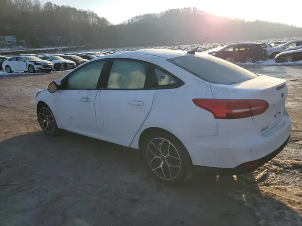 1FADP3H26JL228627 2018 FORD FOCUS - Image 2