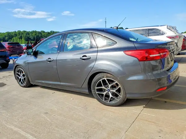 1FADP3H26JL258128 2018 FORD FOCUS - Image 2
