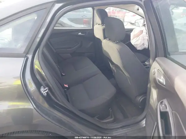 1FADP3H27HL228064 2017 FORD FOCUS - Image 8